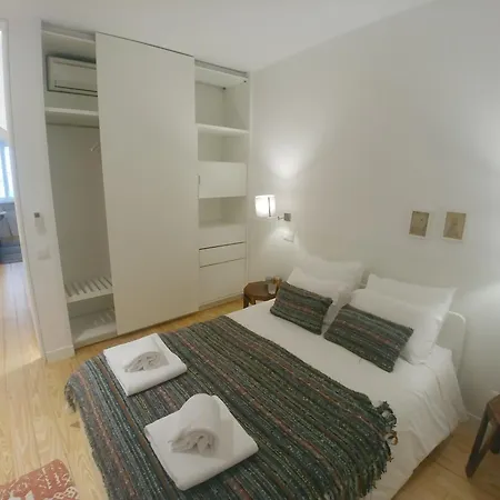 • Downtown • 2 Bedrooms • Balcony * Lisboa