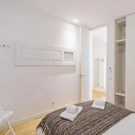 Apartment • Downtown Lisbon • 2 Bedrooms • Balcony Lägenhet *
