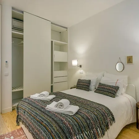 Apartment • Downtown Lisbon • 2 Bedrooms • Balcony *