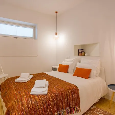 Apartment • Downtown Lisbon • 2 Bedrooms • Balcony Lägenhet Lisboa