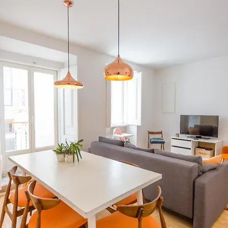 Apartment • Downtown Lisbon • 2 Bedrooms • Balcony Lägenhet