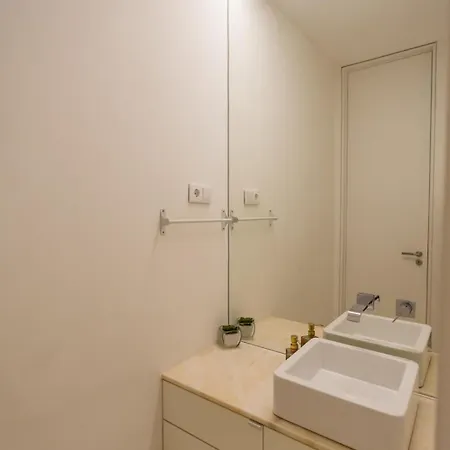 Apartment • Downtown Lisbon • 2 Bedrooms • Balcony