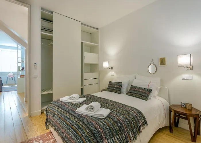 • Downtown • 2 Bedrooms • Balcony *