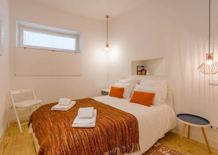 • Downtown • 2 Bedrooms • Balcony شقة Lisboa