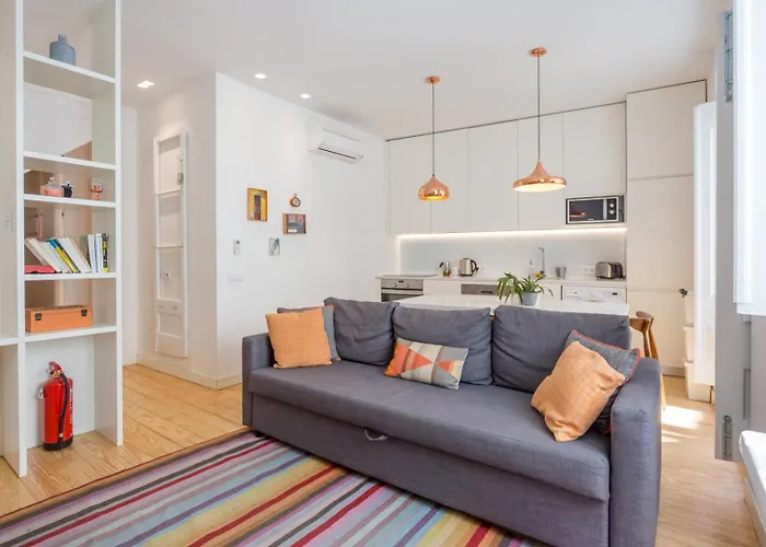 • Downtown • 2 Bedrooms • Balcony Lisboa