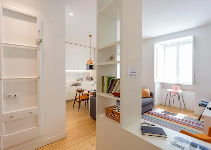 • Downtown • 2 Bedrooms • Balcony Lisboa