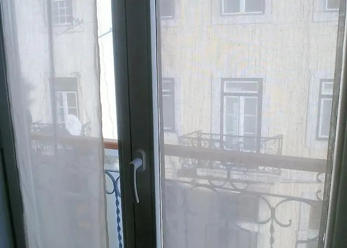 • Downtown • 2 Bedrooms • Balcony شقة *