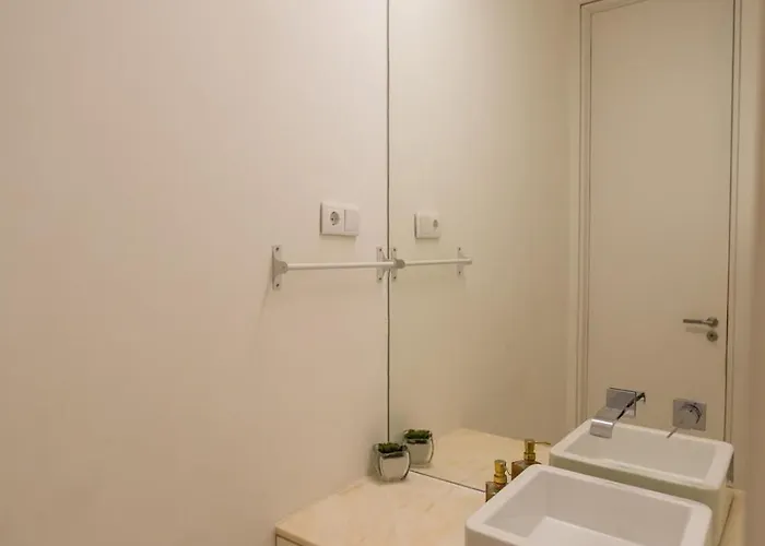 • Downtown • 2 Bedrooms • Balcony