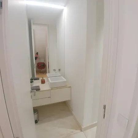 • Downtown • 2 Bedrooms • Balcony * Lisboa