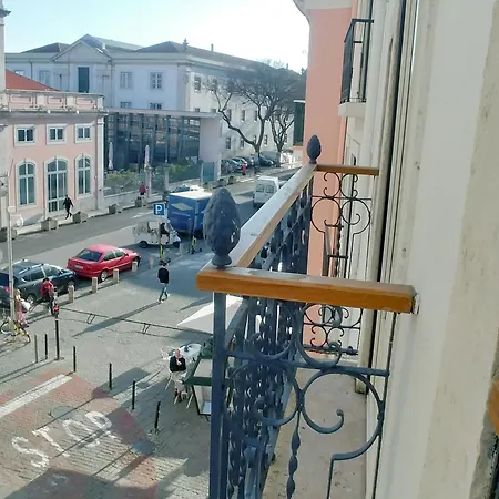 • Downtown • 2 Bedrooms • Balcony *